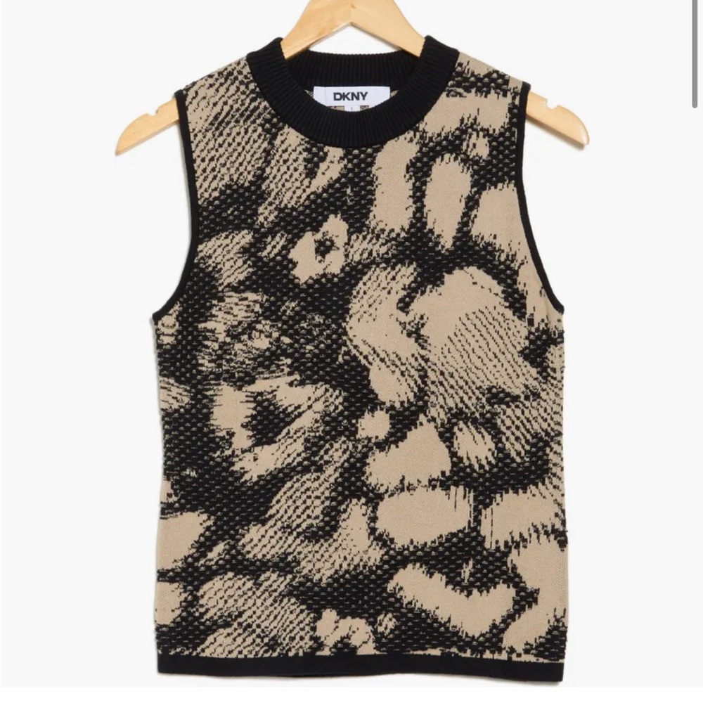 Sleeveless Jacquard Sweater
DKNY SPORTSWEAR. NWOT. Size. Xs
